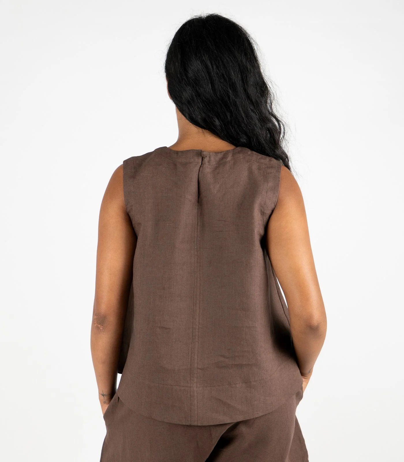 Organic Linen Sleeveless Lounge Shirt - Image 47